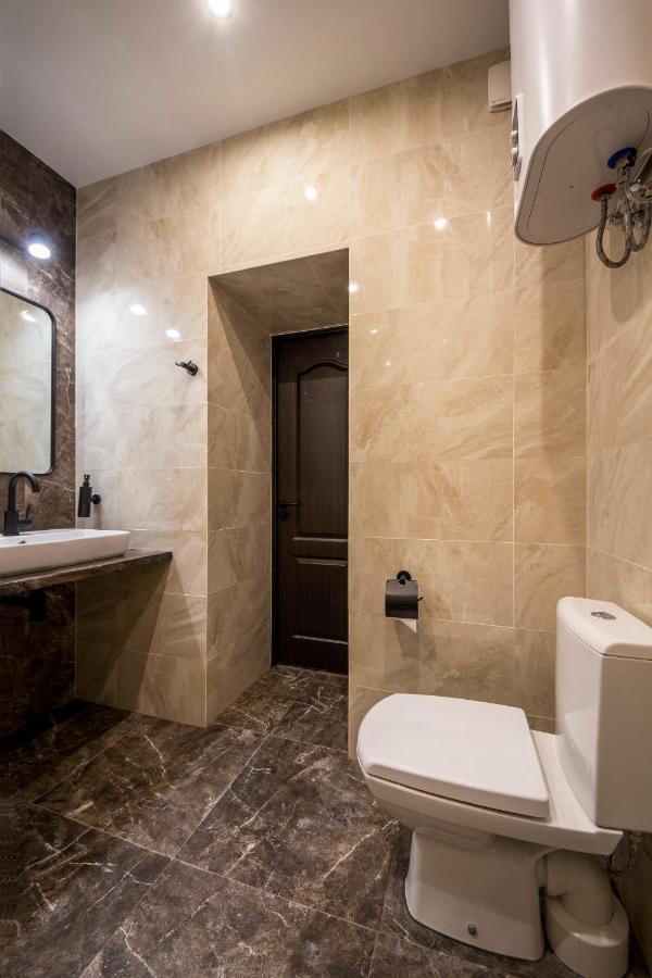 Apartments On Ploshcha Ukrainskykh Heroiv Kyiv Exterior photo