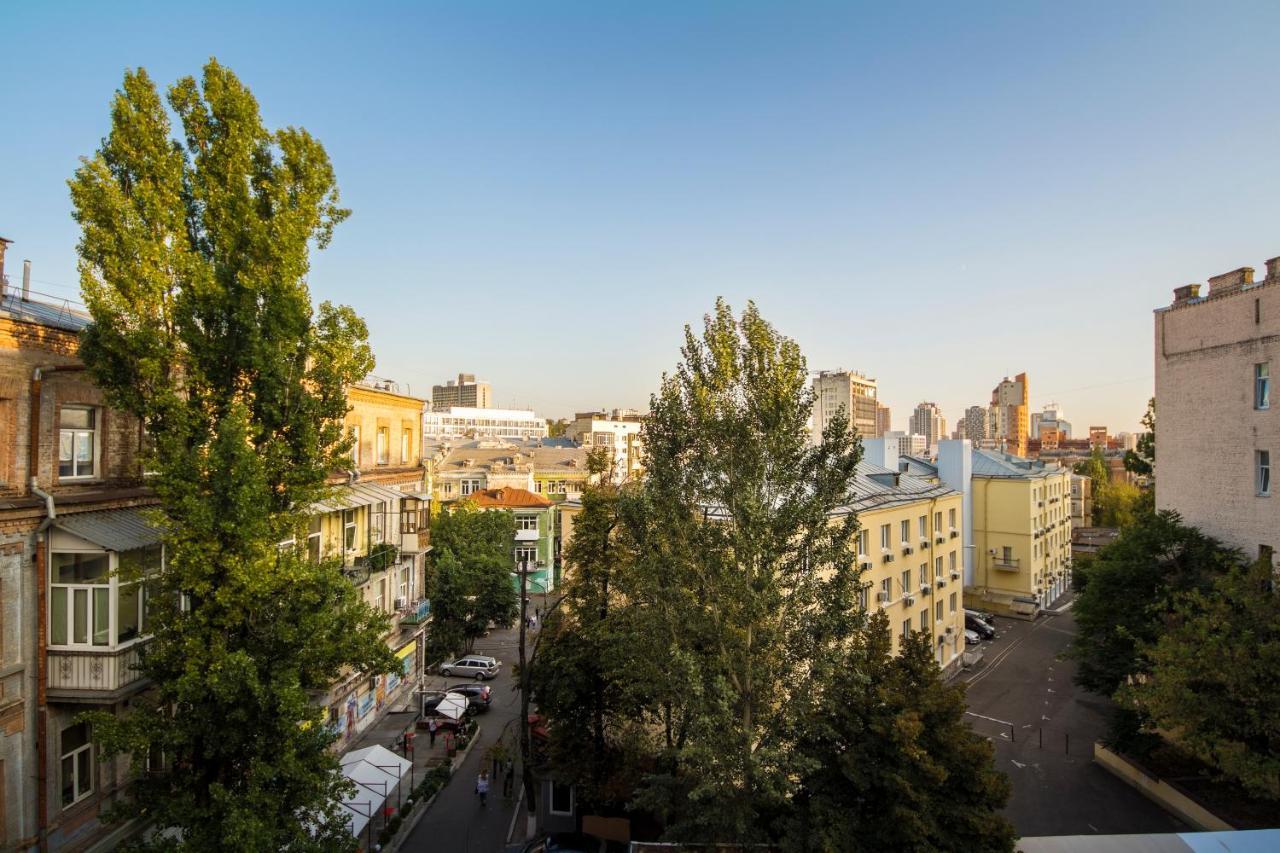 Apartments On Ploshcha Ukrainskykh Heroiv Kyiv Exterior photo